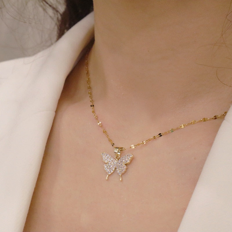Shiny Butterfly Necklace Exquisite Golden Crystal Pendant Collar Chain Necklace