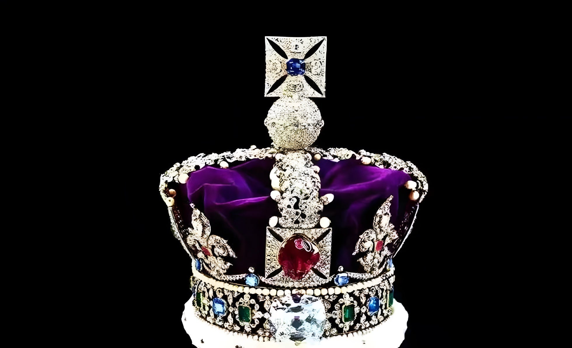Stories Behind the Jewelry (4) - St. Edward’s Sapphire