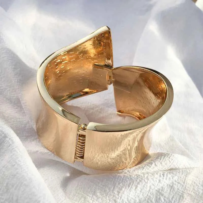 Luxury Symmetrical Wide Women's Bangle Bracelets